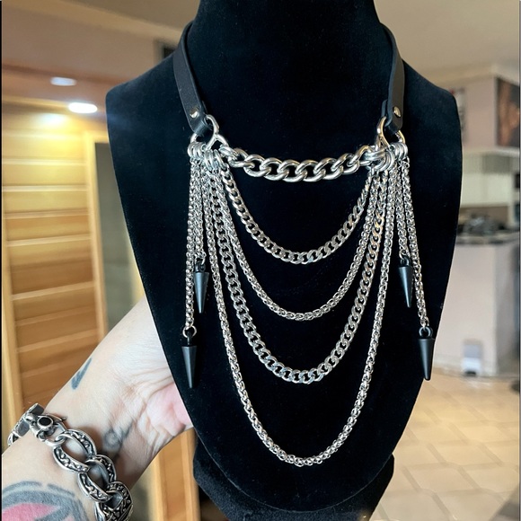 Handmade stainless steel & leather adjustable chain & spikes choker necklace - Picture 8 of 15